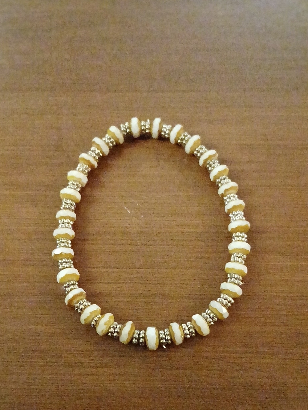 Elegant Cream and Gold Beaded Stretch Bracelet